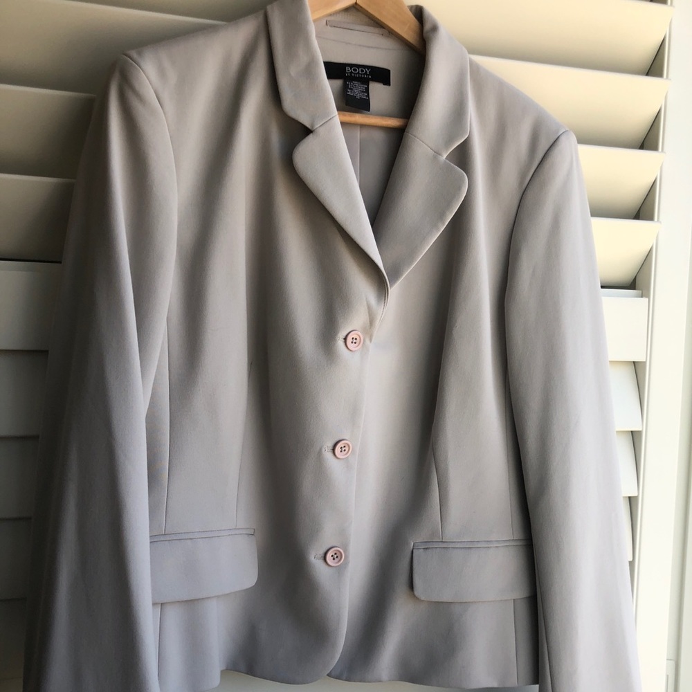 Size 16 Light Grey Blazer - Body by Victoria